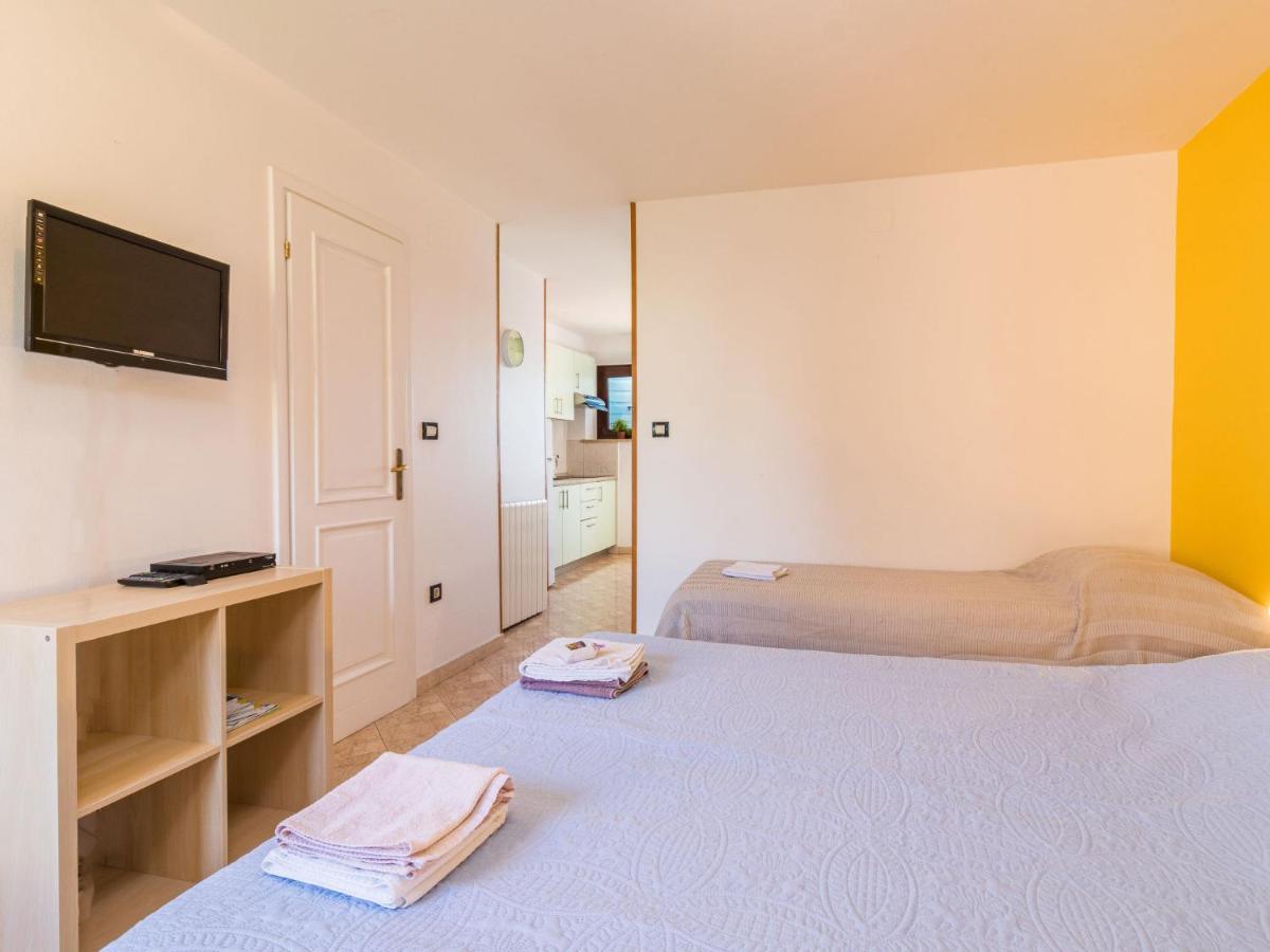 Antonella & Napoletano-3 By Interhome * Umag